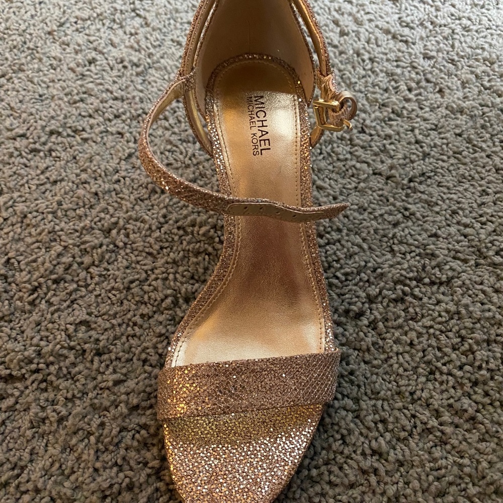 Size 7 Micheal Kors Rose Gold Heels - Picture 3 of 5